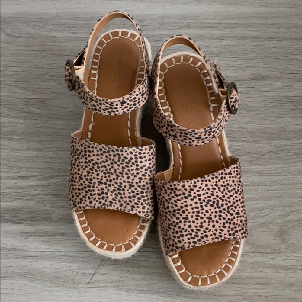 Universal Thread Espadrille Platform Sandals 5.5 - image 2